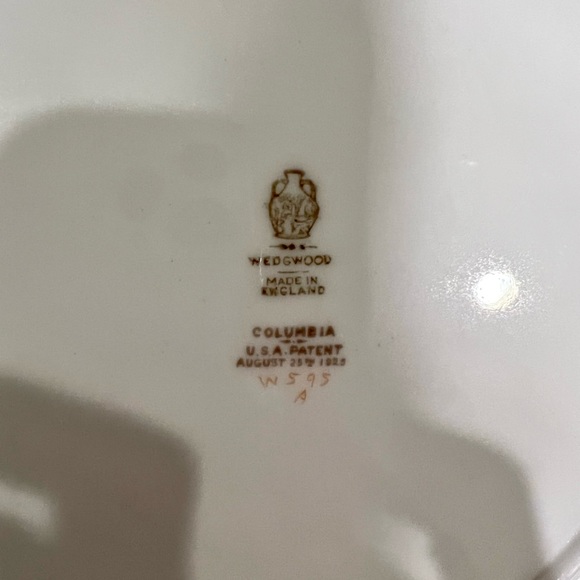 Gorgeous & Antique Hand-Painted Porcelain ‘Columbia’ Wedgwood Pattern W595 set! - Picture 14 of 14